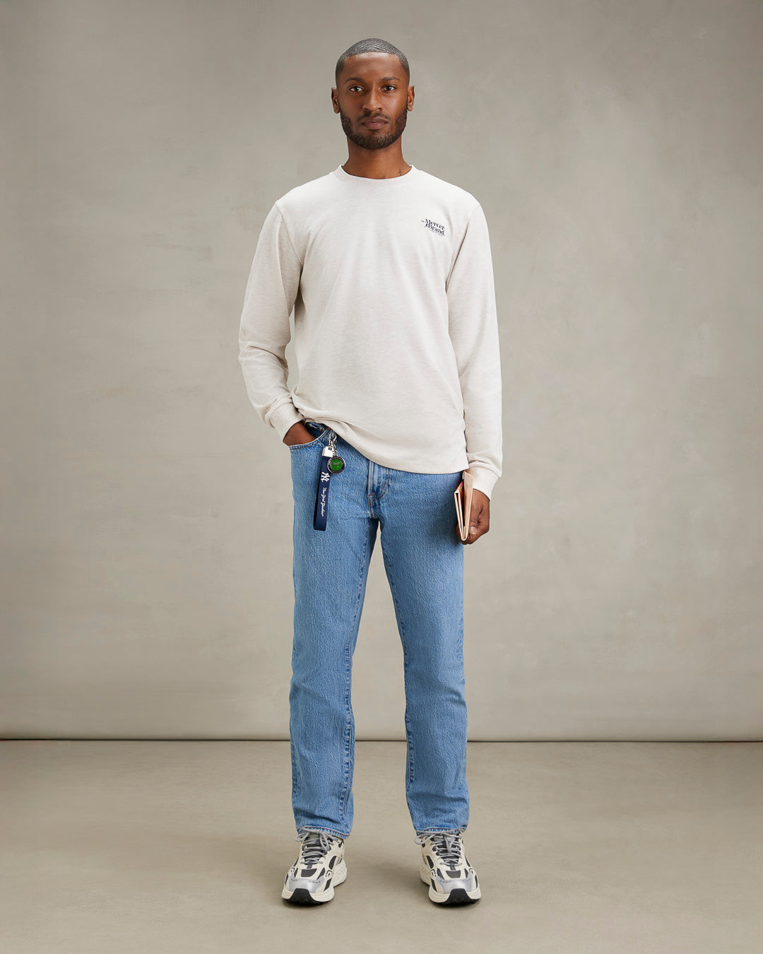 the mercer brand sneaker the re-run max cactus white with black grey details fully vegan