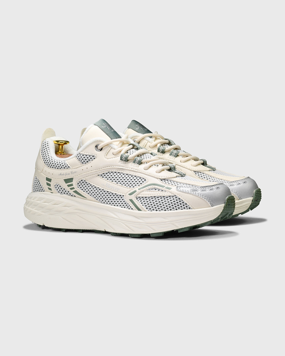 the mercer brand sneaker the re-run cactus white with green details 