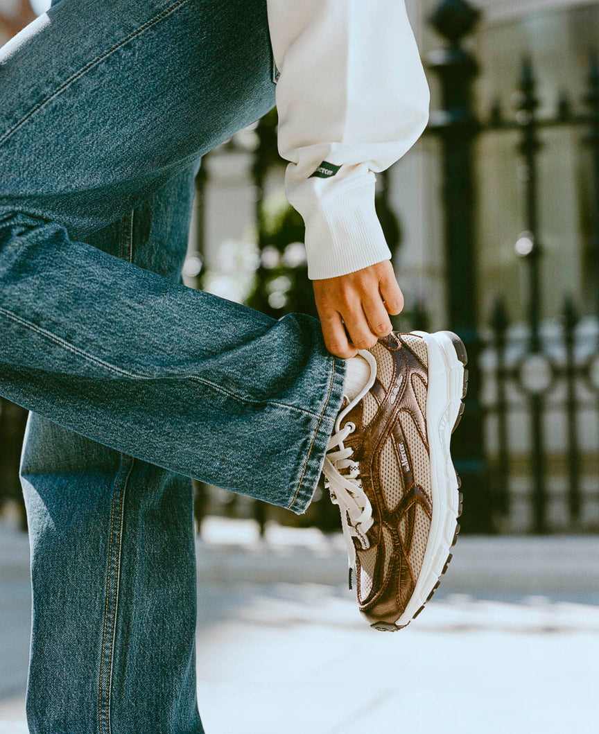 the mercer brand sneaker the re-run cracked brown with off white sole