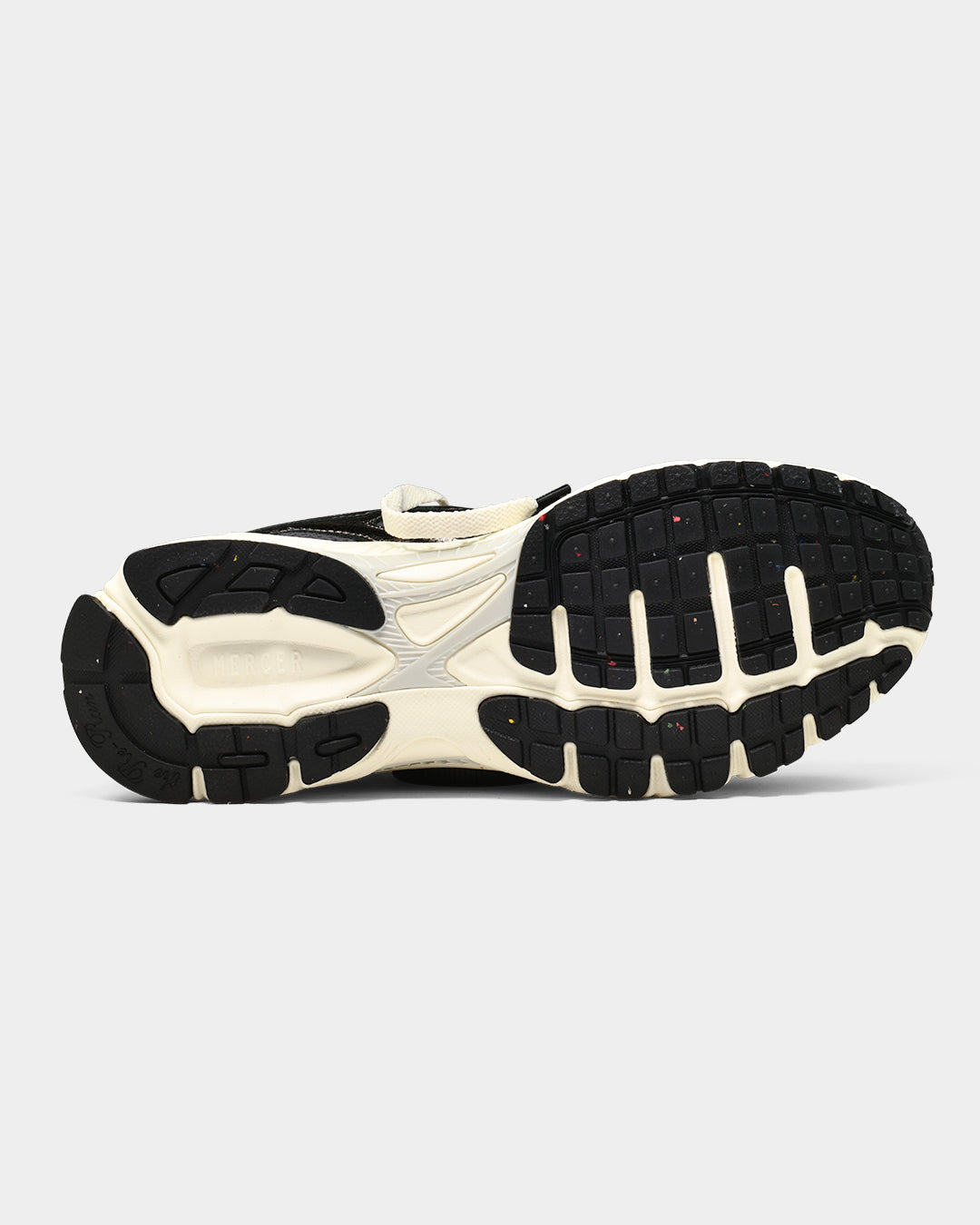 the mercer brand sneaker the re-run cracked anthracite dark grey with shiny details and off white outsole 