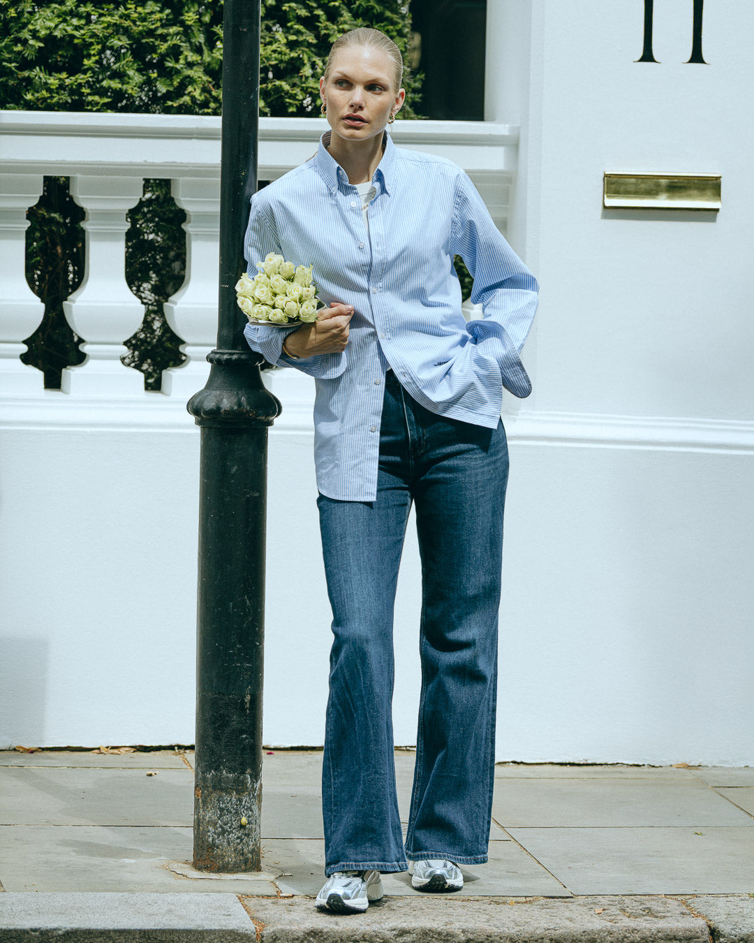 the mercer brand sneaker the re-run cracked silver with off white outsole