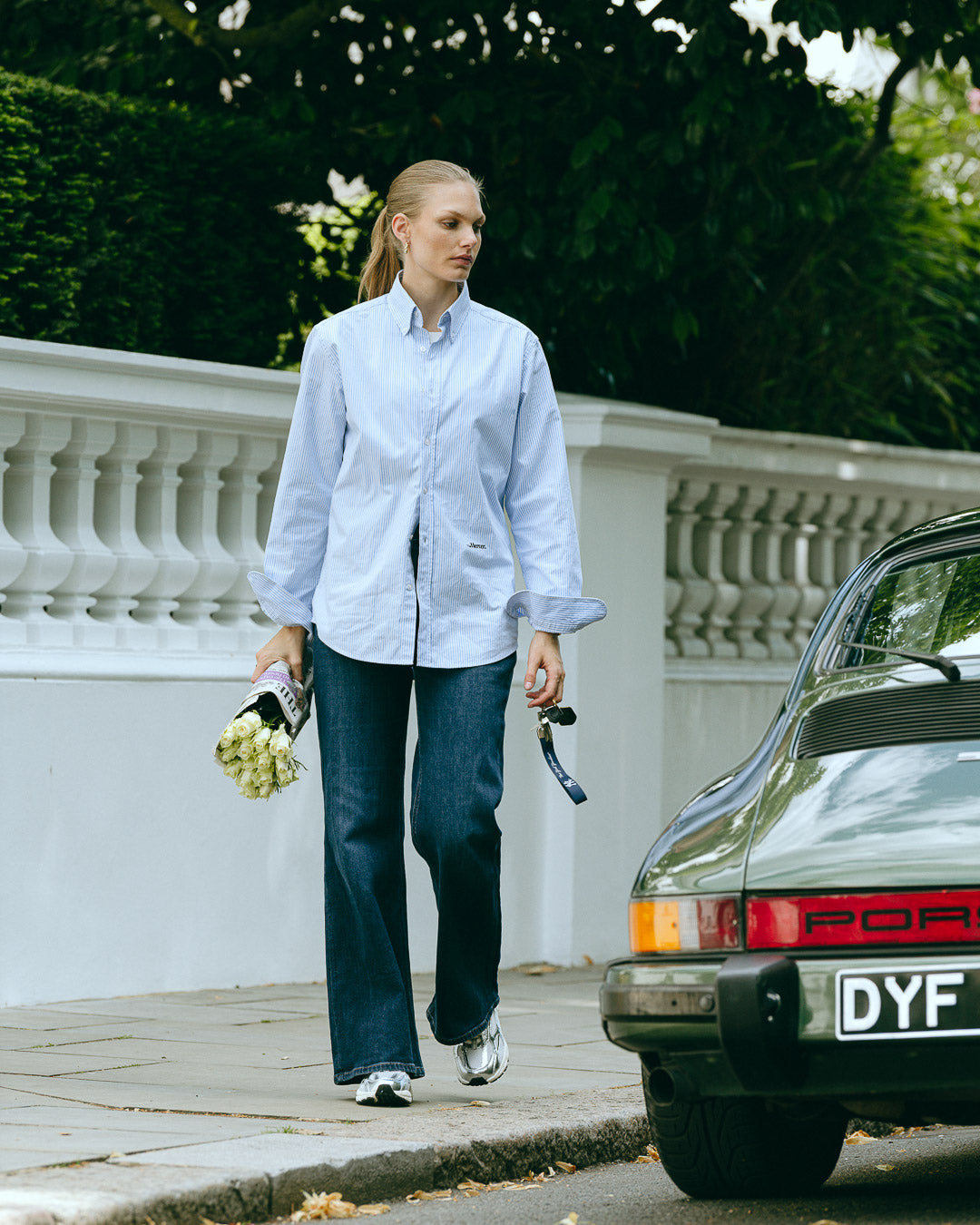 the mercer brand sneaker the re-run cracked silver with off white outsole