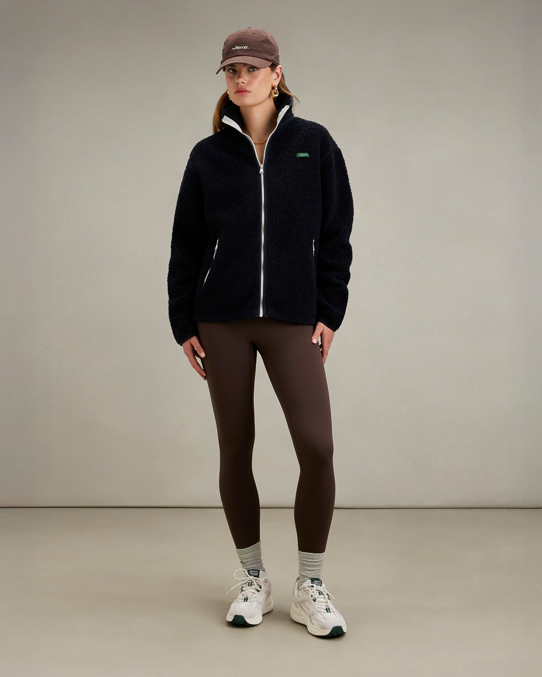 the mercer brand sneaker the re-run max suede off white in combination with dark green details