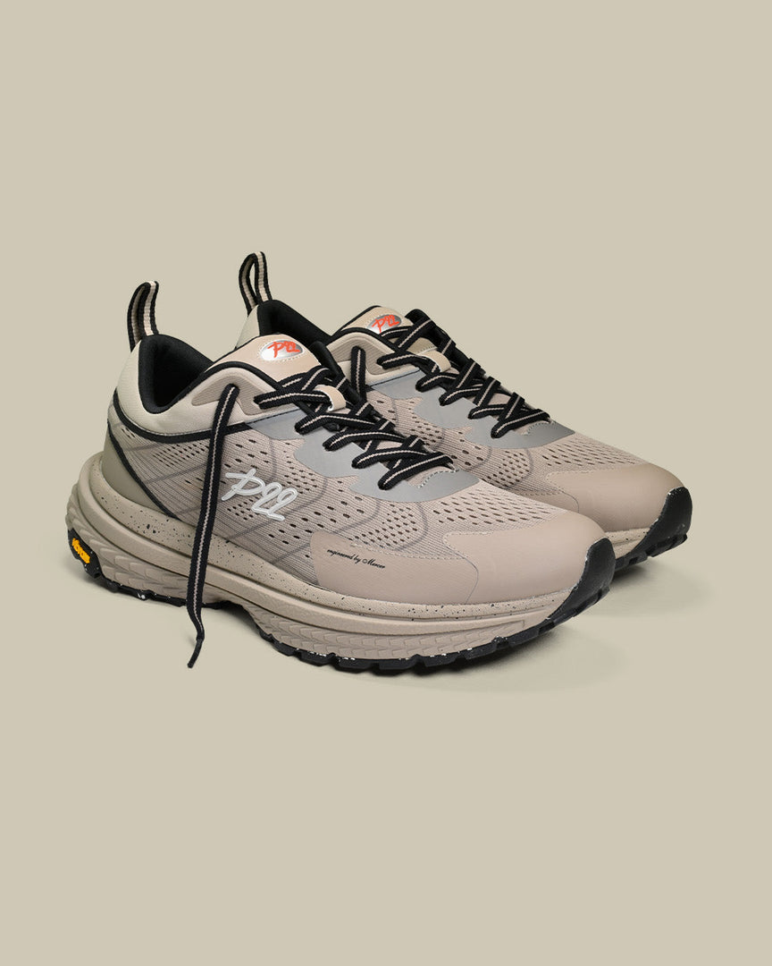 p22 running and hiking sneaker of the mercer brand with Vibram outsole brown color