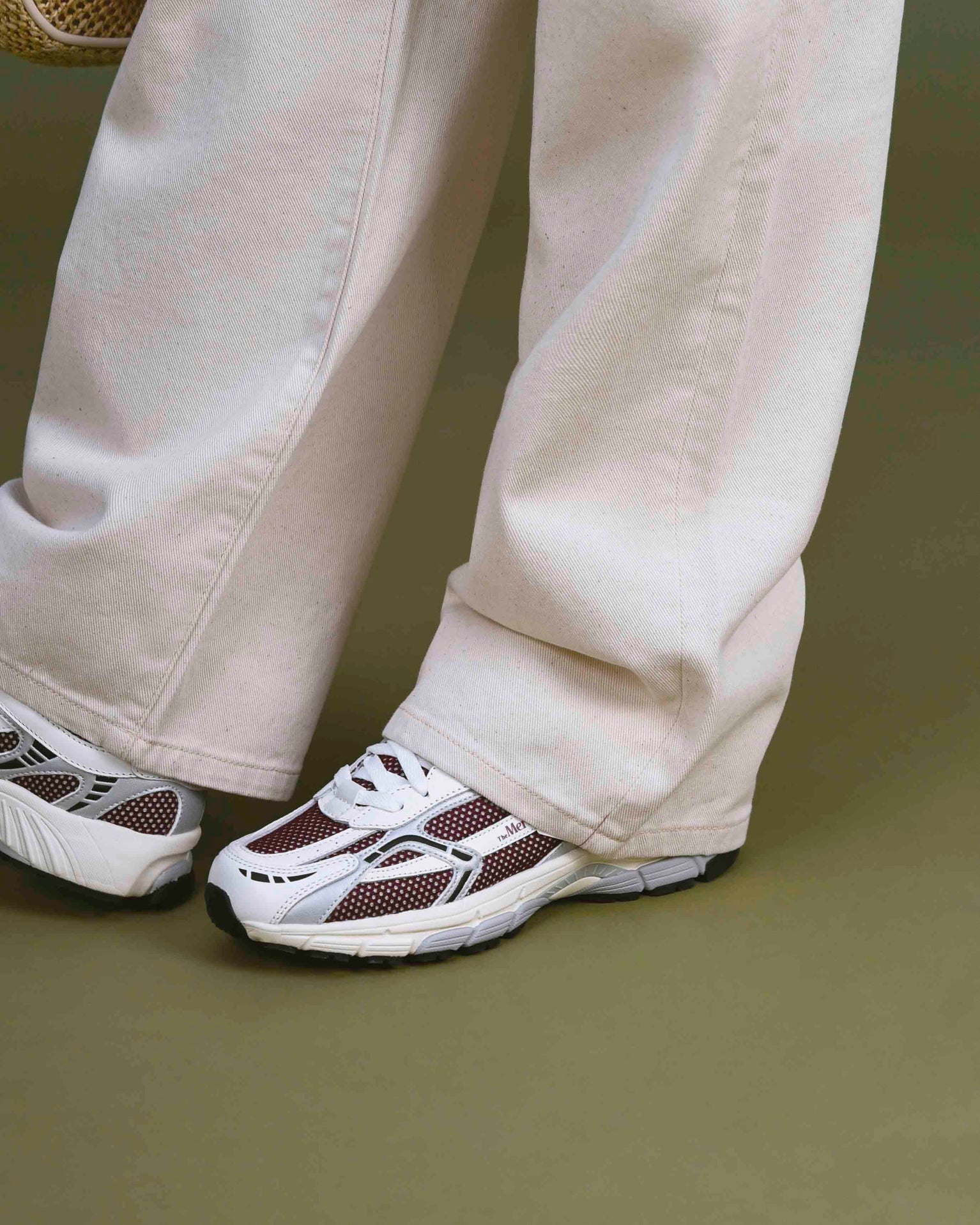 The Re-Run White Silver | White/Red