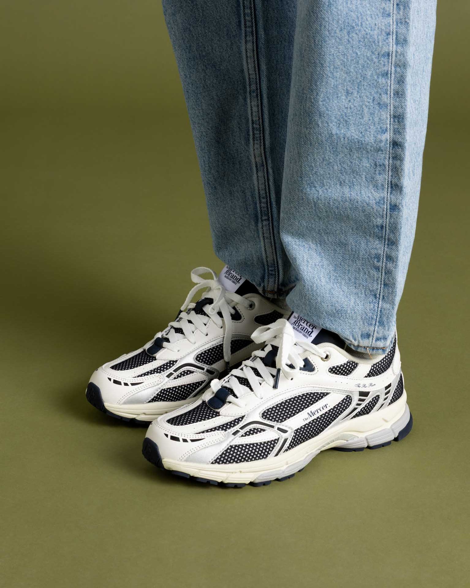 The Re-Run White Silver | White/Blue