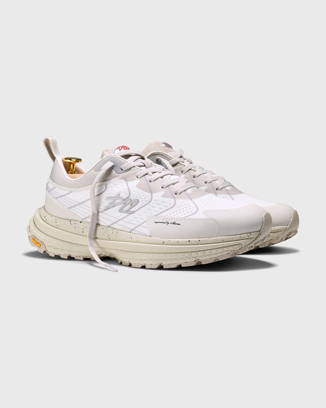 P22 Model 001 | Off White
