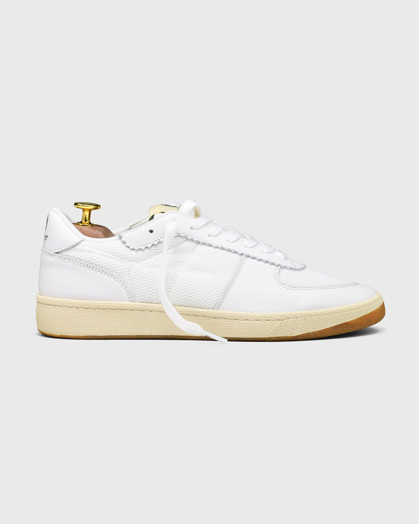 Side view of the Re-tennis in white.