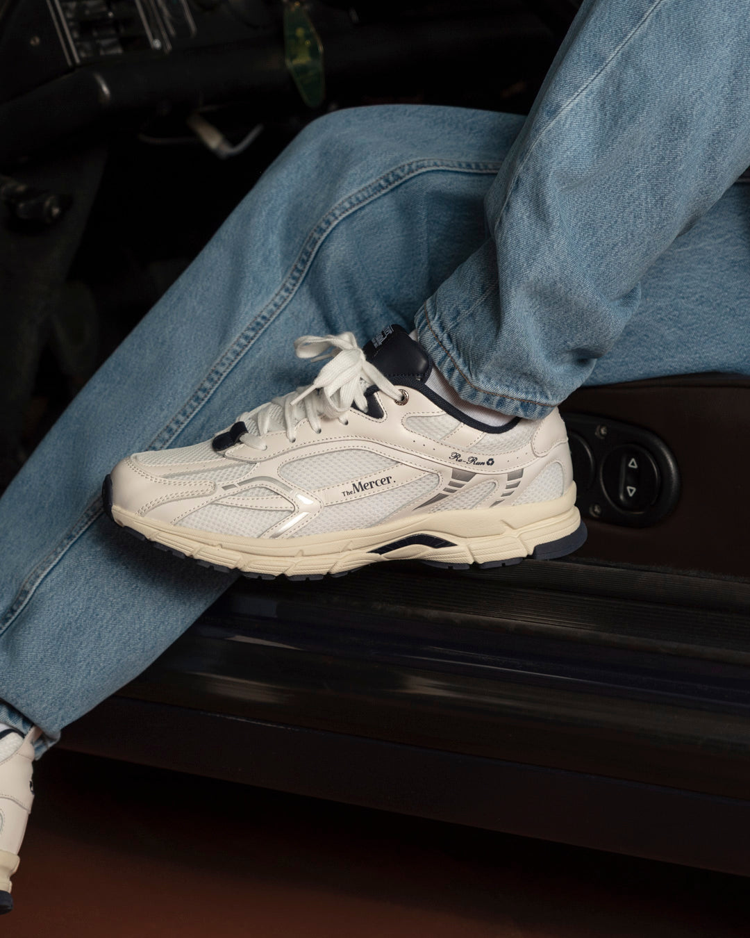 The Re-Run Classics | White/Blue