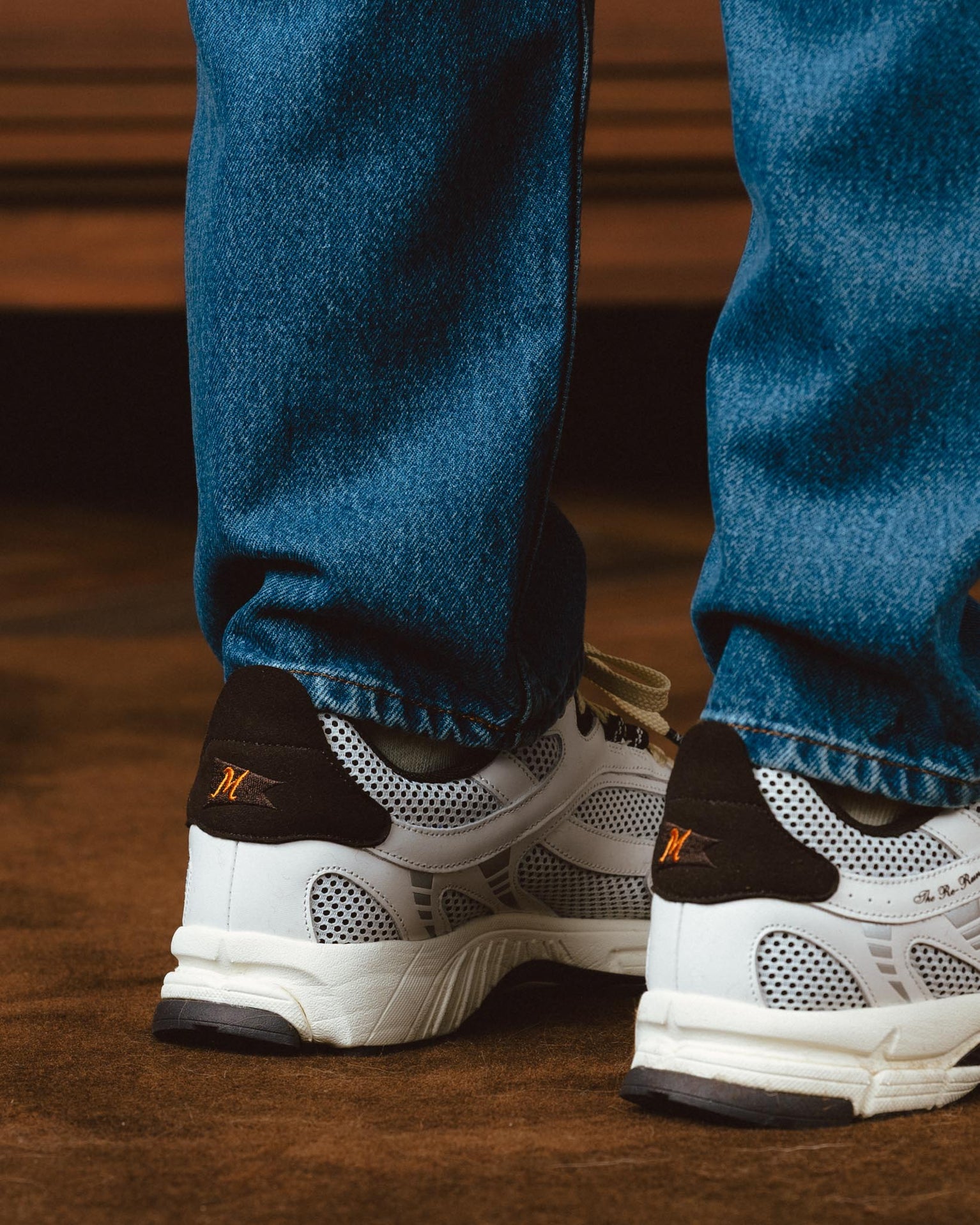 The Re-Run Flag | White/Brown
