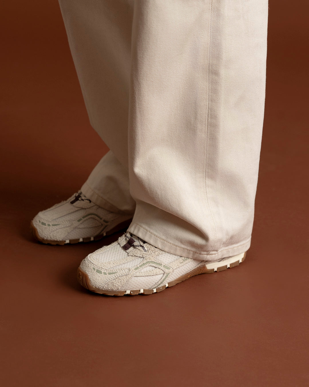 The Re-Run Drive Suede | Off White